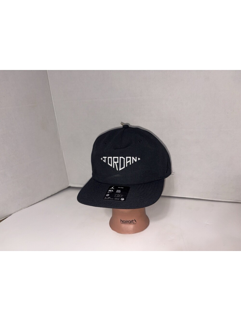 NIKE JORDAN (PRO CAP) MENS SNAPBACK HAT (M/L ADJUSTABLE) NWT BLACK/WHITE LOGO